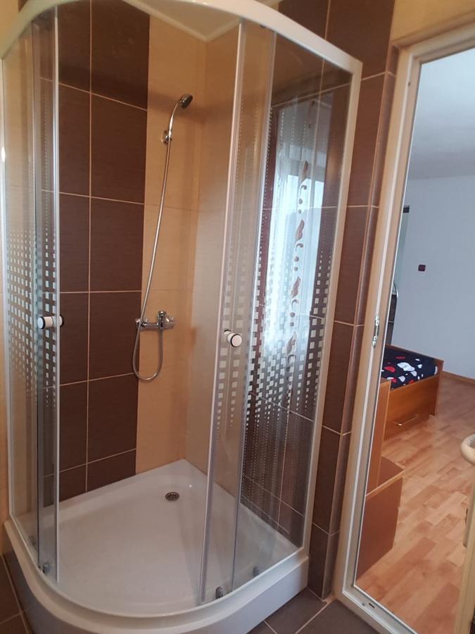 Casa De Vacanta Madalina Novaci-Străini Екстериор снимка